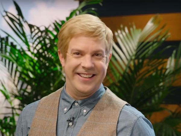 Jason Sudeikis Finds New Role in SNL Sketch 'Mellen,' Parodying Ellen DeGeneres