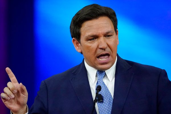 Florida Gov. DeSantis Signs Bill Targeting Explicit Books in Schools