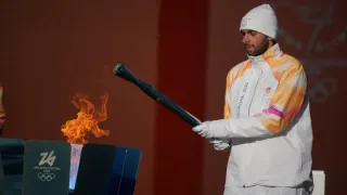 Summer Olympians Begin Torch Relay for Milan Cortina Winter Games on 2-Month Countdown