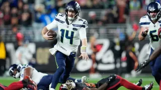Seahawks Clinch NFC's No. 1 Seed and the NFC West. Buccaneers Stay Alive in Race for the NFC South