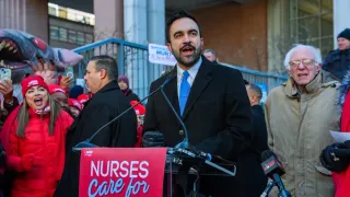 NYC Mayor Zohran Mamdani and US Sen. Bernie Sanders Rally With Nurses on Ninth Day of Strike